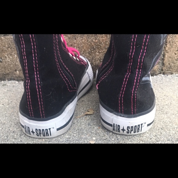 Sneakers - Picture 6 of 7